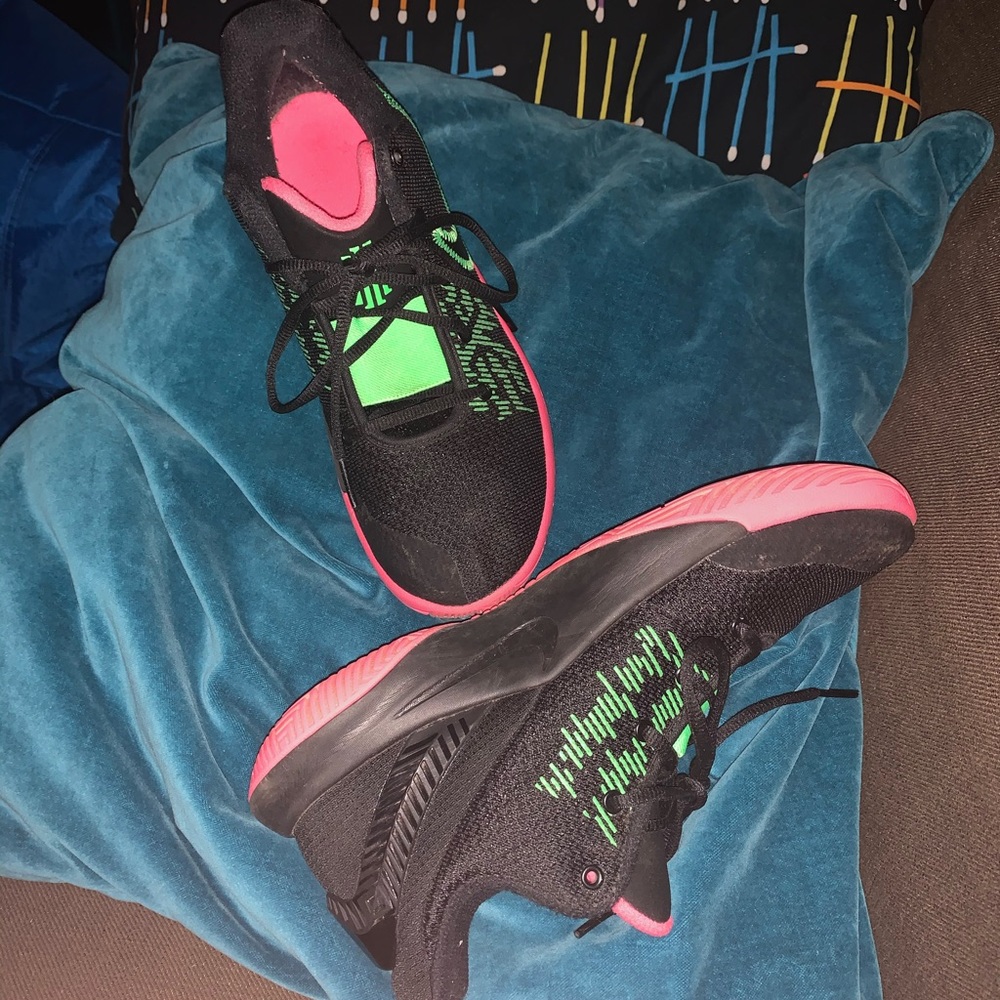 Nike Kyrie Flytrap II Black Hyper Pink Rage Green
